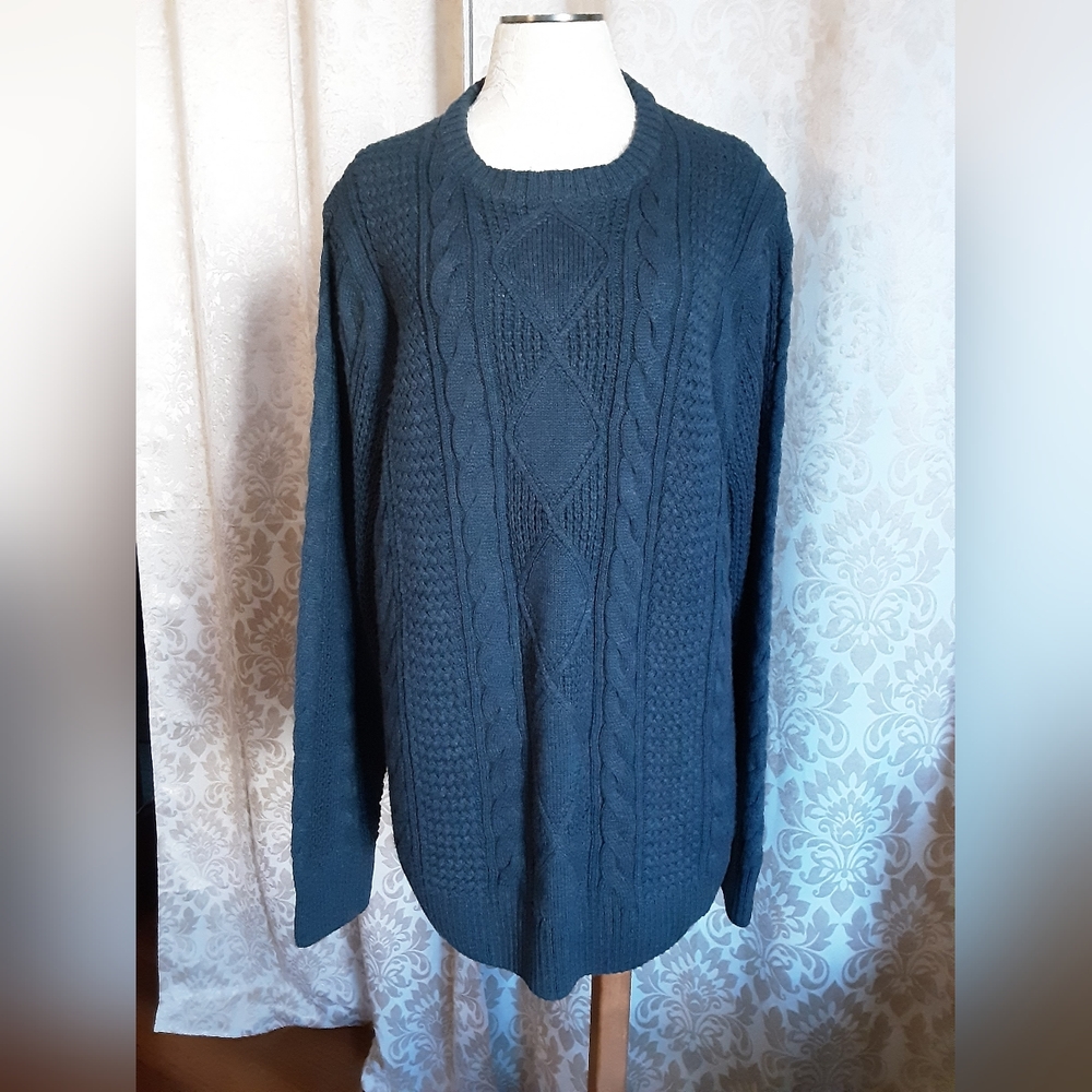 NWOT Mens Sweater